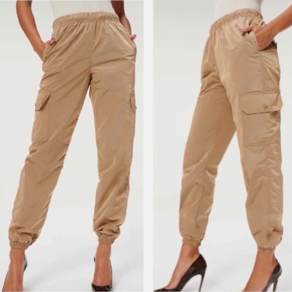 Good American Olive Cargo Joggers